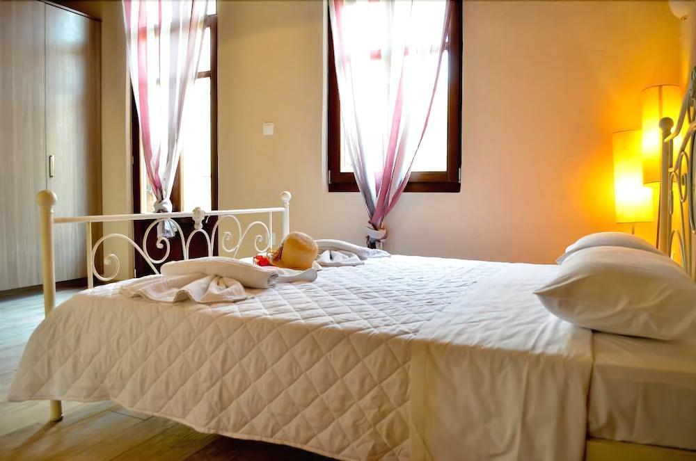 Asikiko Suites Rethymno  ภายนอก รูปภาพ